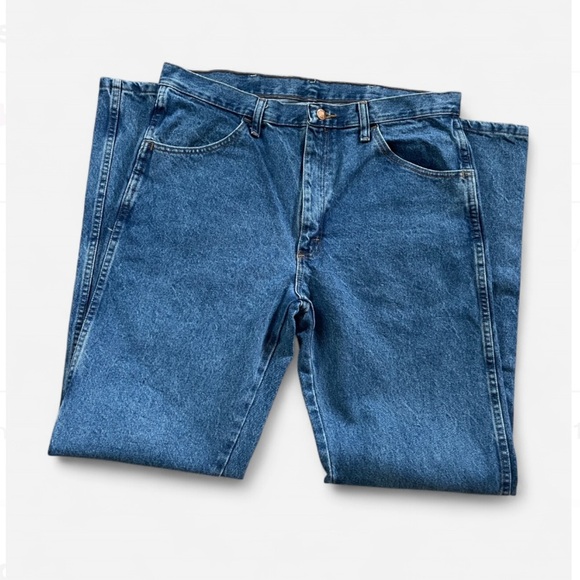 Wrangler Rustler | Men’s Medium Wash Straight-Leg Jeans | 100% Cotton | 35x34 - Picture 1 of 5